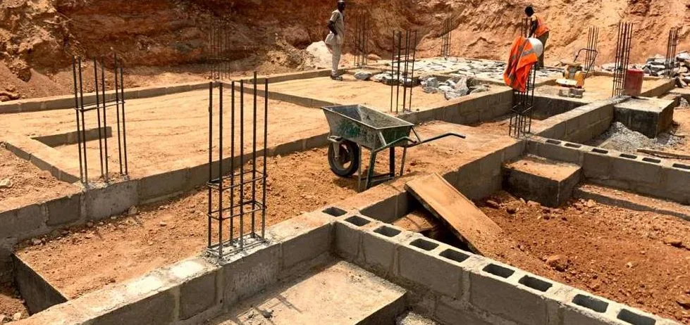 Travaux d'armature de fondation