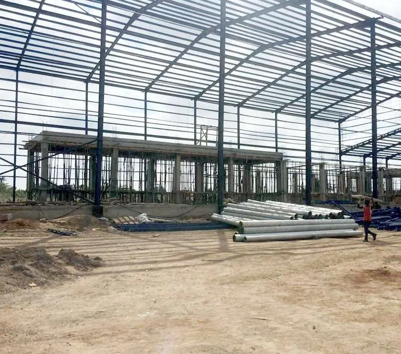Travaux de dalle de sol d'entrepôt